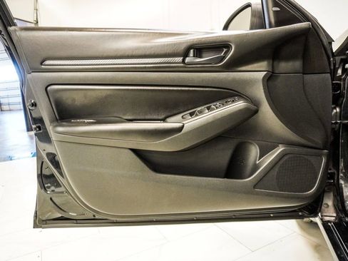 Used 2024 Nissan Altima 2.5 S FWD image 28