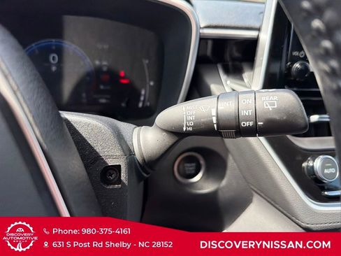 Used 2023 Toyota Corolla Cross XLE w/ Convenience Package FWD image 24
