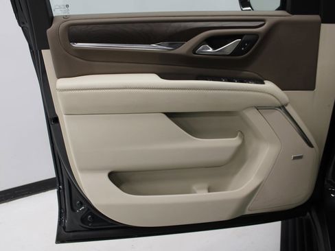 Used 2022 GMC Yukon Denali w/ Denali Premium Package image 17