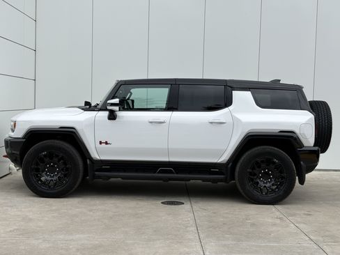 Used 2024 GMC Hummer EV 2X w/ LPO, Illumination Package AWD/4WD image 4