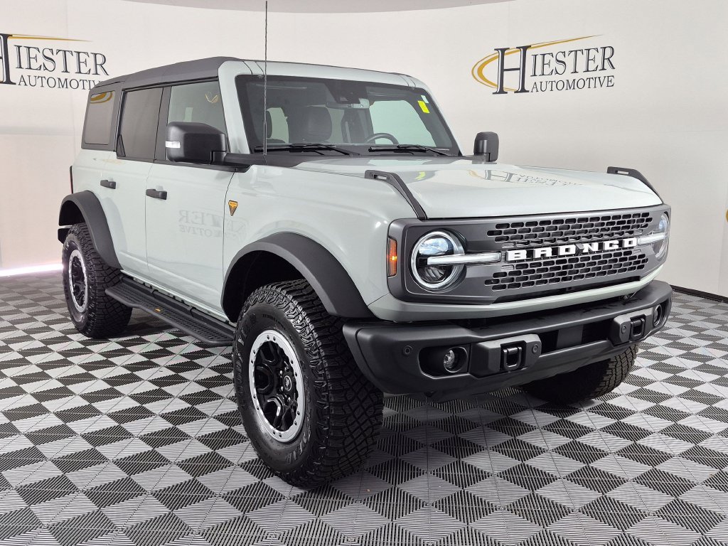 Used 2023 Ford Bronco Badlands AWD/4WD image 2