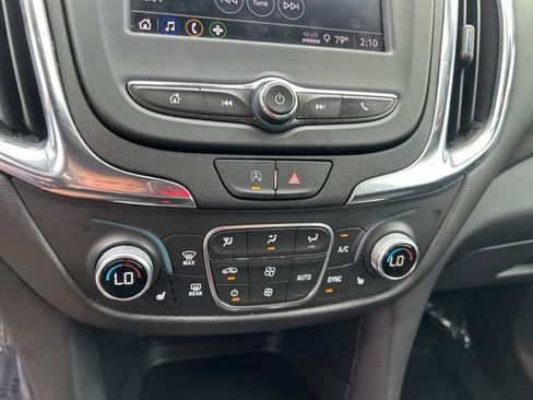 Used 2024 Chevrolet Equinox LT AWD/4WD image 25