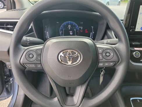 Used 2026 Toyota Corolla LE image 18