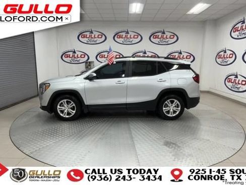 Used 2022 GMC Terrain SLE w/ Driver Convenience Package FWD image 5