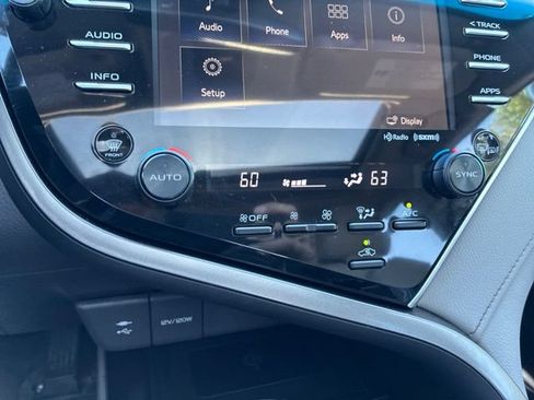 Used 2018 Toyota Camry SE w/ Audio Package FWD image 14