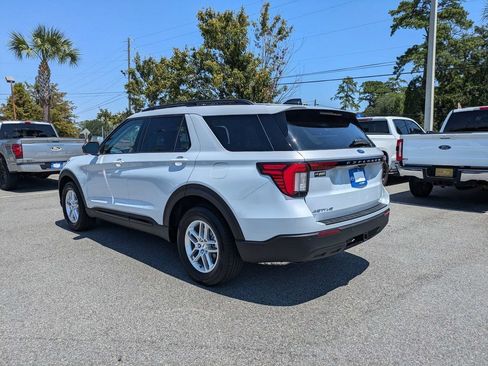 New 2026 Ford Explorer Active RWD image 6