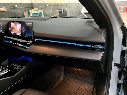 Used 2026 BMW 530i w/ M Sport Package image 17