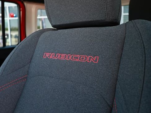 Used 2025 Jeep Wrangler Unlimited Rubicon AWD/4WD image 23