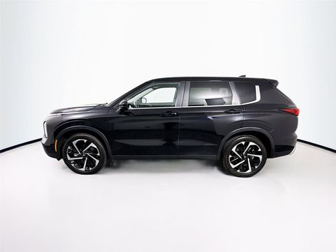 Used 2024 Mitsubishi Outlander SE image 4
