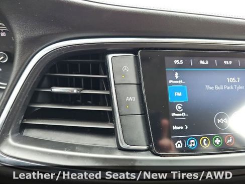 Used 2022 Buick Enclave Essence image 16