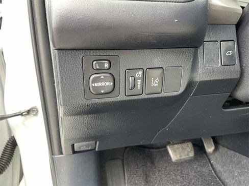 Used 2018 Toyota RAV4 XLE image 17