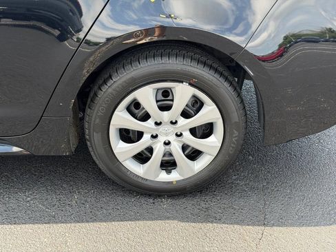Certified 2023 Toyota Corolla LE w/ Carpet Mat Package (TMS) FWD image 9