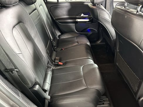 Used 2023 Mercedes-Benz GLB 250 w/ Premium Package image 25