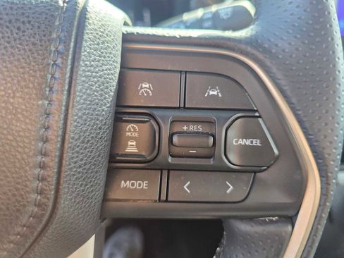 Used 2025 Toyota 4Runner SR5 image 31