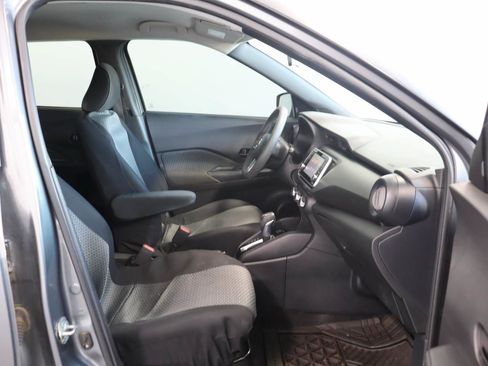 Used 2020 Nissan Kicks S FWD image 18