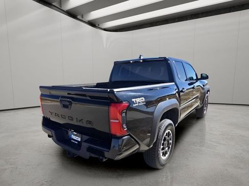 Used 2024 Toyota Tacoma TRD Off-Road image 5