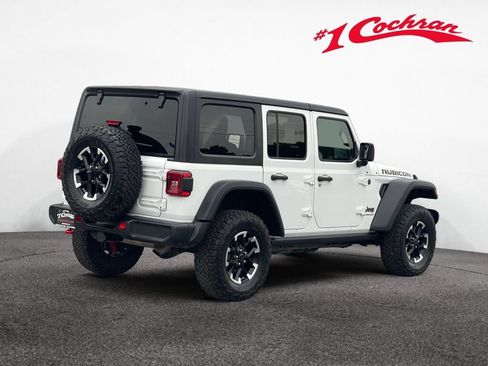 Used 2025 Jeep Wrangler Unlimited Rubicon AWD/4WD image 7