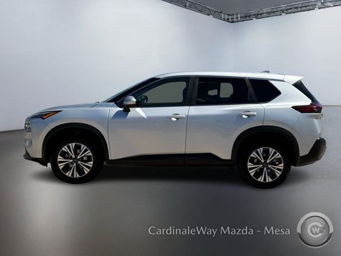 Used 2023 Nissan Rogue SV image 8