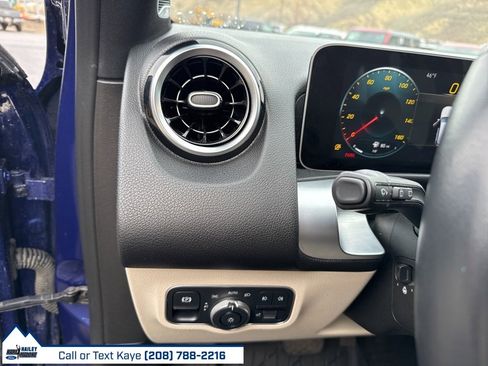 Used 2021 Mercedes-Benz GLB 250 4MATIC image 22