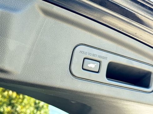 Used 2025 Acura MDX w/ Technology Package image 38