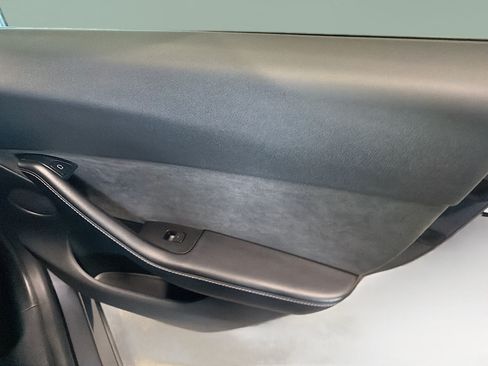 Used 2022 Tesla Model Y Performance AWD/4WD image 33