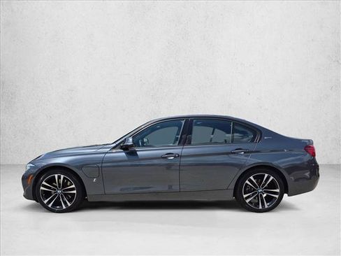 Used 2018 BMW 330e w/ Convenience Package RWD image 9