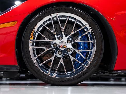 Used 2010 Chevrolet Corvette ZR1 w/ Preferred Equipment Group RWD image 12