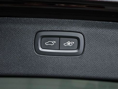 Certified 2025 Volvo XC90 T8 Plus AWD/4WD image 34