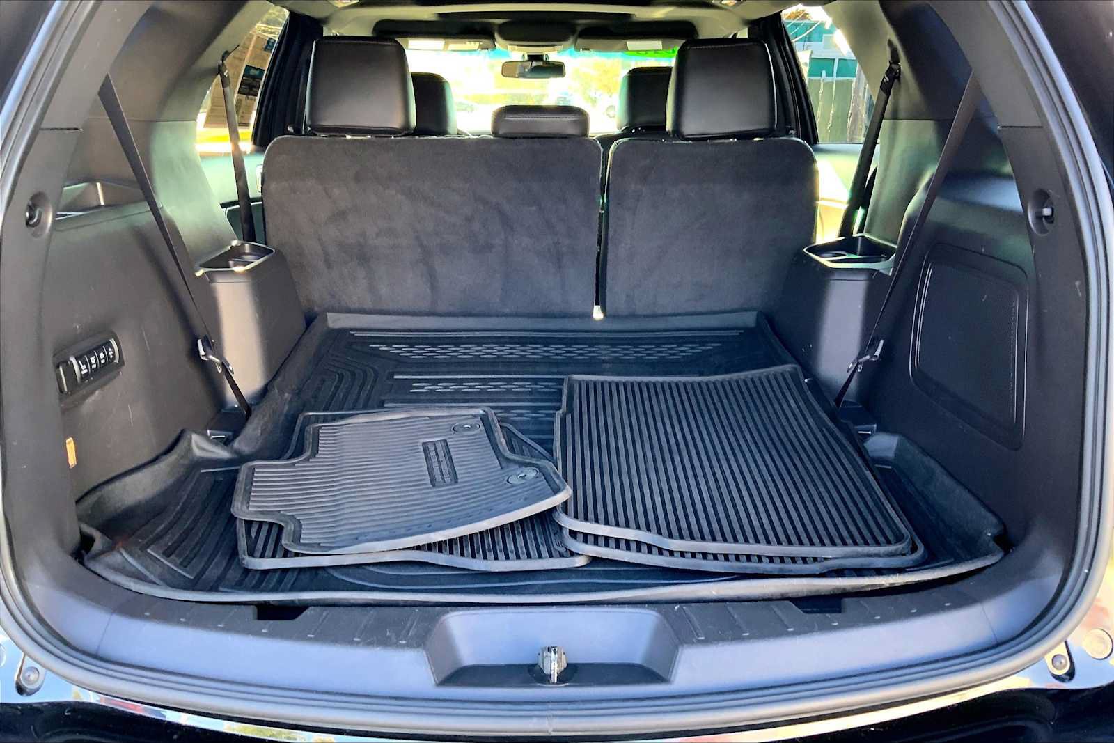 Used 2015 Ford Explorer Limited w/ Equipment Group 302A AWD/4WD image 34