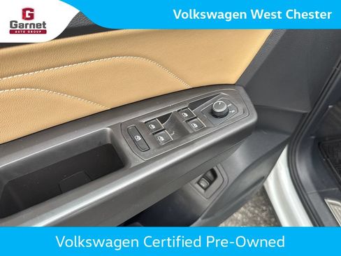 Certified 2023 Volkswagen Atlas Cross Sport SEL R-Line AWD/4WD image 12