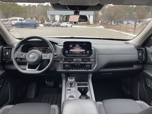 Certified 2024 Nissan Pathfinder S image 7