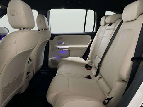 Used 2023 Mercedes-Benz EQB 300 4MATIC w/ Exclusive Package image 21