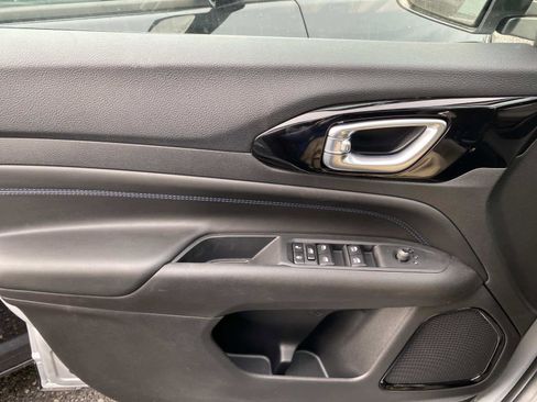 New 2026 Jeep Compass Limited image 15