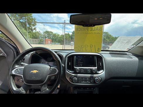 Used 2019 Chevrolet Colorado LT AWD/4WD image 10