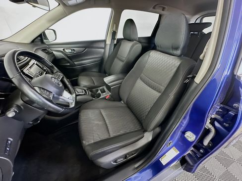 Used 2020 Nissan Rogue SV image 13