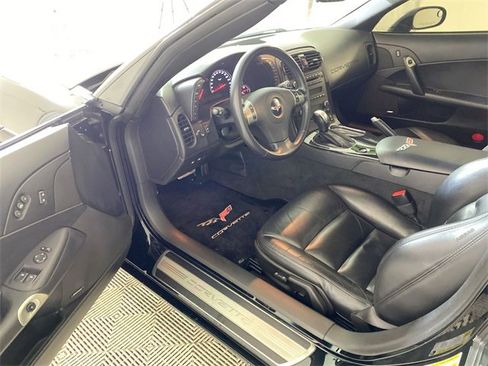 Used 2011 Chevrolet Corvette Base w/ Preferred Equipment Group image 21