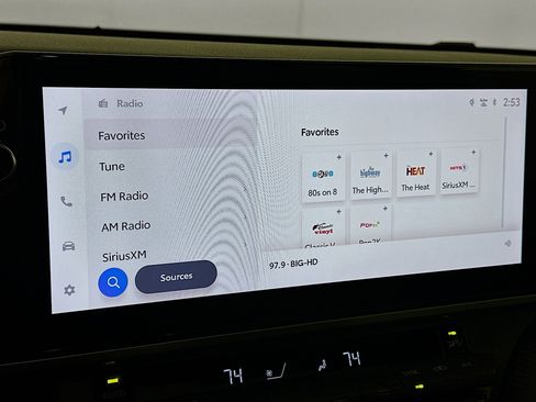 Used 2025 Toyota Camry SE w/ Multimedia Upgrade Package image 19