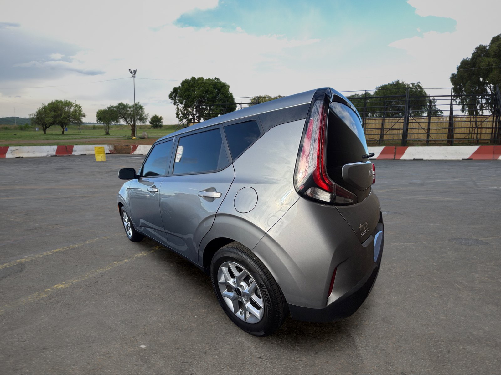 Certified 2025 Kia Soul S FWD image 4