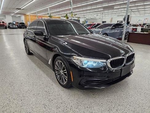 Used 2019 BMW 530i xDrive w/ Convenience Package AWD/4WD image 3