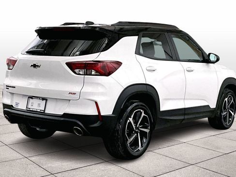 Used 2023 Chevrolet TrailBlazer RS w/ Sun and Liftgate Package image 11