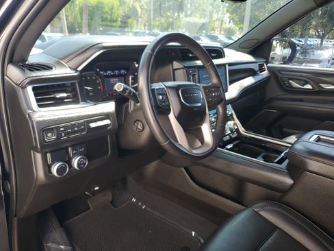 Certified 2021 GMC Yukon XL Denali w/ Denali Premium Package RWD image 24