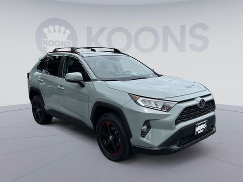 Used 2020 Toyota RAV4 XLE w/ XLE Grade Weather Package AWD/4WD image 10