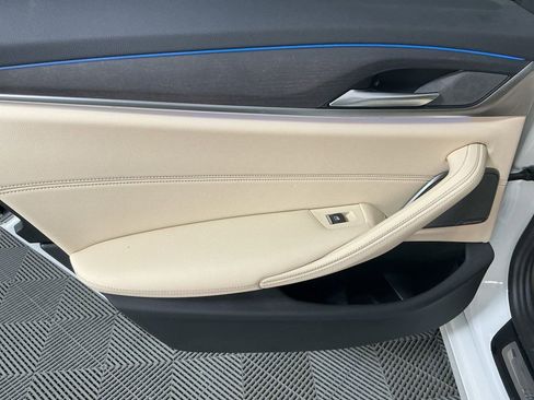 Certified 2023 BMW 530e xDrive w/ Premium Package image 29