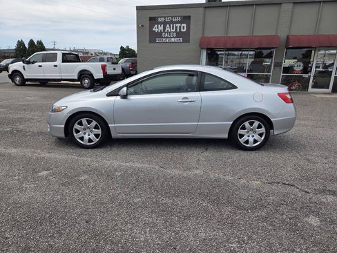 Used 2010 Honda Civic LX image 1