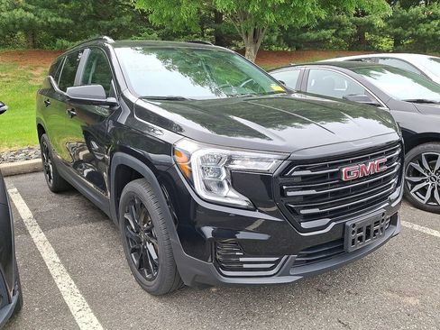 Used 2023 GMC Terrain SLE w/ Elevation Edition AWD/4WD image 3