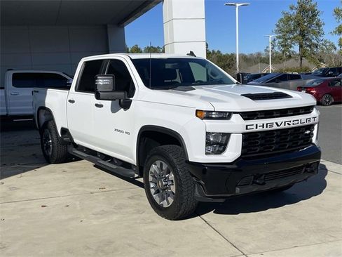 Used 2023 Chevrolet Silverado 2500 Custom w/ Custom Convenience Package image 4