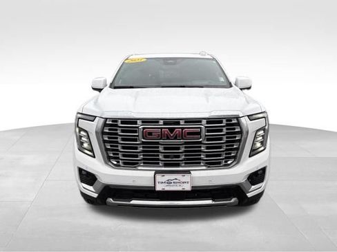 Used 2025 GMC Yukon XL Denali AWD/4WD image 7