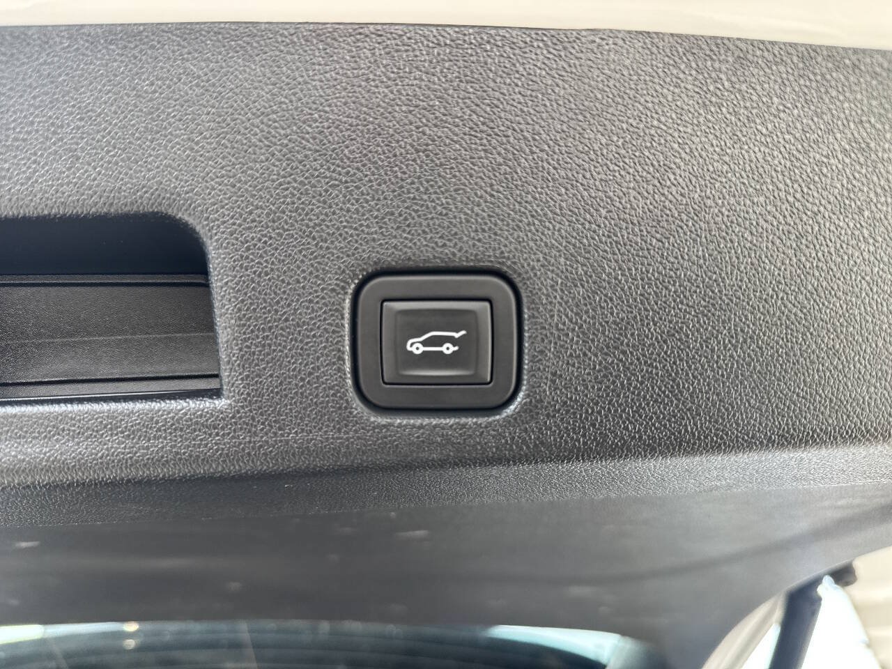 Used 2024 GMC Acadia Elevation AWD/4WD image 8