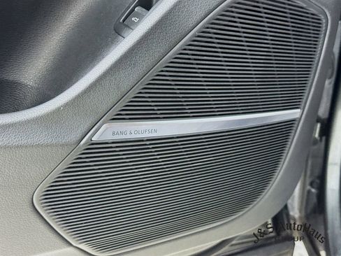 Used 2022 Audi SQ8 Premium Plus w/ Carbon Optic Package image 24