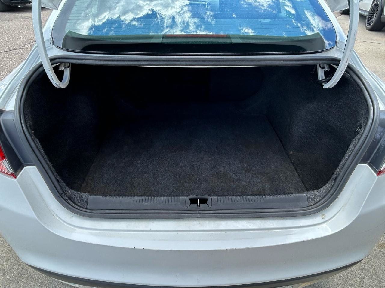 Used 2015 Chrysler 200 Limited w/ Convenience Group FWD image 17